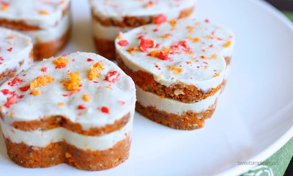 Healthy Carrot Cake Bites (raw, low fat, gf)