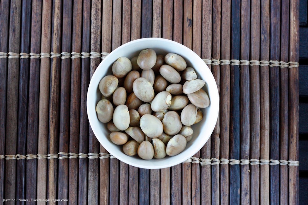 Image of jackfruit seeds in a bowl. 