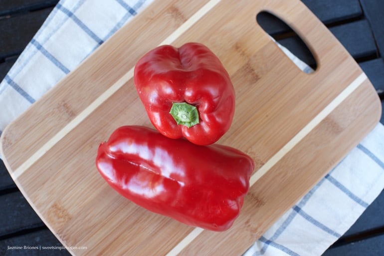 HOW TO ROAST RED PEPPERS (OR ANY PEPPER REALLY!)