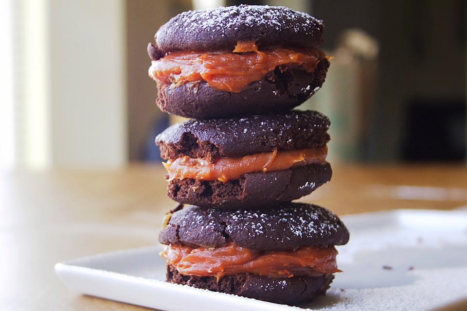 Chocolate Whoopie Pies w/ Peppermint Frosting (Oil and gluten free) sweetsimplevegan.com