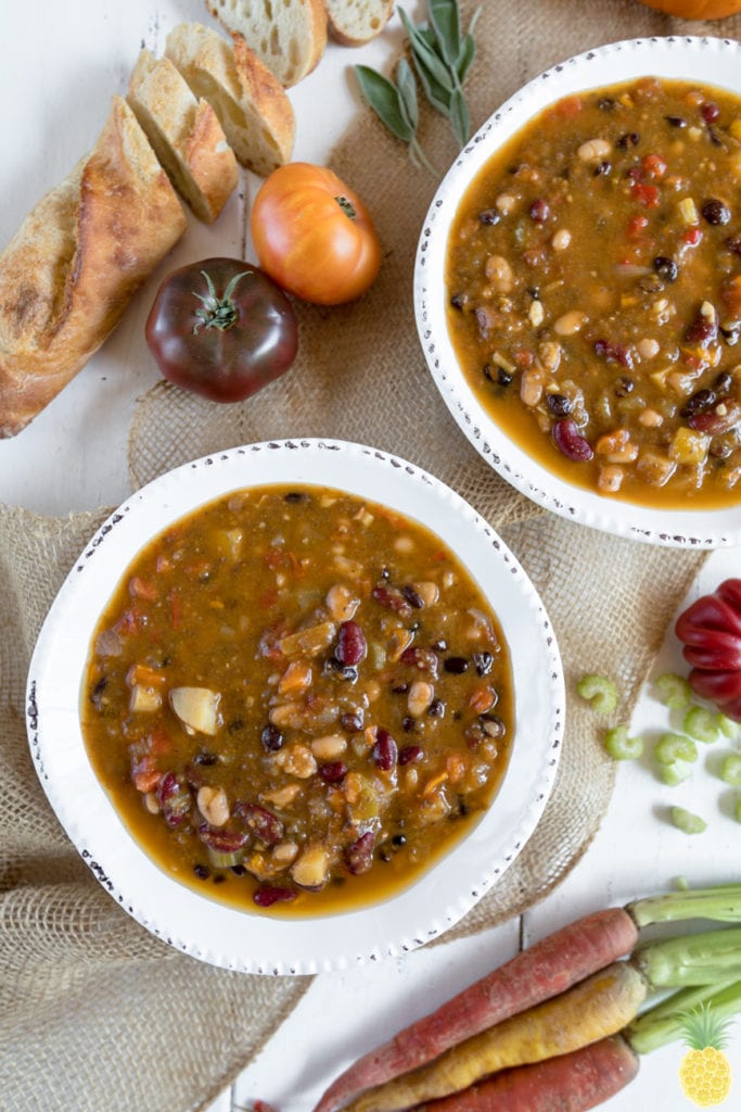 Easy Vegan One Pot Pumpkin Chili {oil & gluten-free} sweetsimplevegan.com