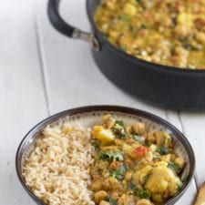 Easy Vegan Chickpea & Cauliflower Curry (Oil-free)