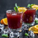 Cranberry & Orange Cocktails that are easy to make and perfect for New Year's Eve! #vegan #cocktail #cranberry #fall #winter #fresh #cocktail #easy #musttry