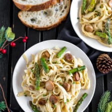 Fettuccine Alfredo w/ Vegan Scallops and Asparagus (Gluten-free)