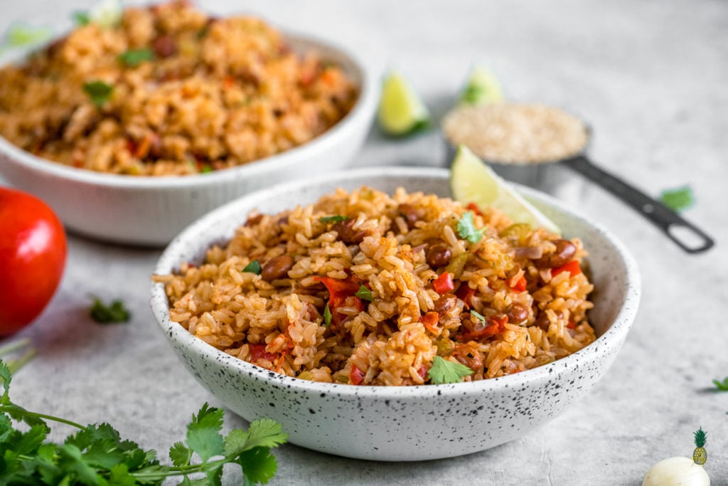 One-Pot Spanish Rice & Beans - Connoisseurus Veg