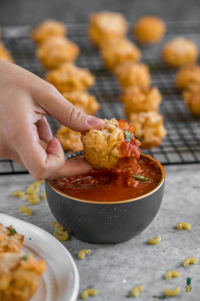 Vegan Super Bowl Baked Mac and Cheese Bites! #vegan #vegansuperbowl #macandcheese #bites #vegancheese #bestvegan #baked #partyfood #veganparty