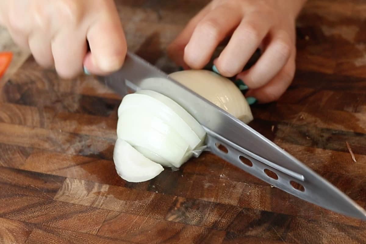 slicing onions for fajitas