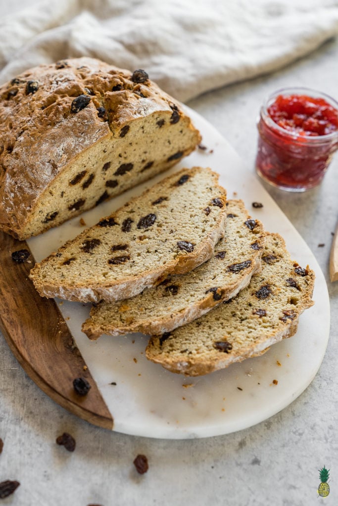 An easy to make and fool proof recipe! This vegan Irish soda bread is ready in under an hour and requires just 10 simple ingredients, count me in! #vegan #irish #irishsodabread #veganirish #bakedgoods #bread #snack #breakfast #10ingredient #1hour #mealprep #veganrecipes #easyvegan