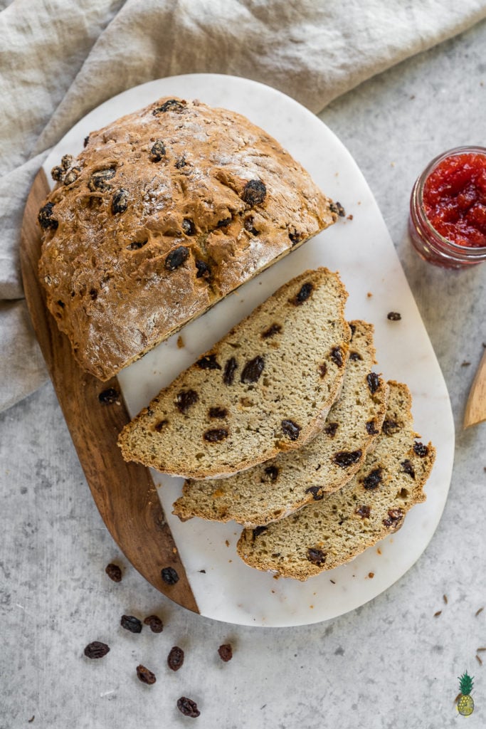 An easy to make and fool proof recipe! This vegan Irish soda bread is ready in under an hour and requires just 10 simple ingredients, count me in! #vegan #irish #irishsodabread #veganirish #bakedgoods #bread #snack #breakfast #10ingredient #1hour #mealprep #veganrecipes #easyvegan
