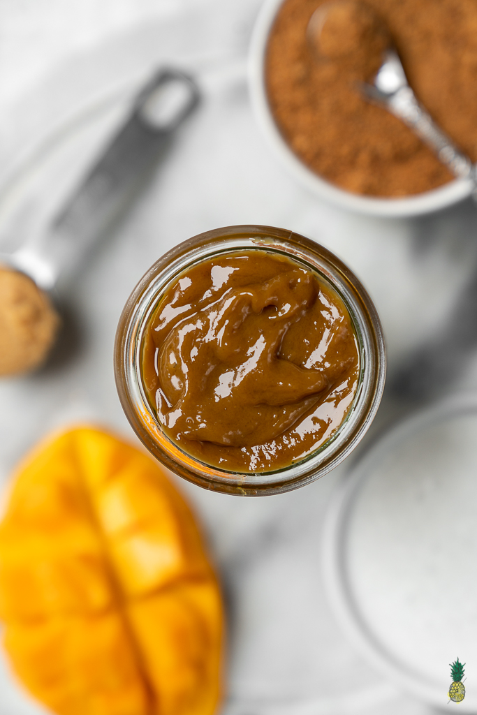 This mango caramel sauce is perfect for those with a sweet tooth and will elevate anything that you pair it with. Plus it requires just 5 ingredients and is ready in about 20 minutes! #mango #miso #dessert #unique #20minute #lastminute #dessert #spread #snack #party #kids #dessertstoimpress #veganized #sweetsimplevegan #vegancaramel