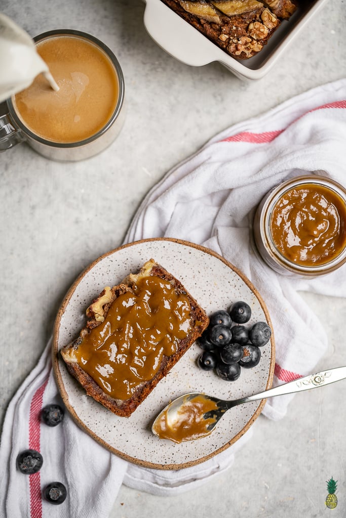 This mango caramel sauce is perfect for those with a sweet tooth and will elevate anything that you pair it with. Plus it requires just 5 ingredients and is ready in about 20 minutes! #mango #miso #dessert #unique #20minute #lastminute #dessert #spread #snack #party #kids #dessertstoimpress #veganized #sweetsimplevegan #vegancaramel