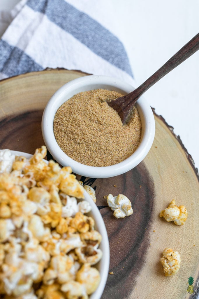 No need for store-bought microwave popcorn again! This quick, cheap and easy snack is perfect for summer parties or movie nights at home. The fiesta seasoning gives it a unique kick that everyone will love. #party #summer #snack #kids #homemade #quick #cheap #easy #lazy #vegan #cheese #fiesta #taco #mexican #lastminute #summerparty #kids #sweetsimplevegan