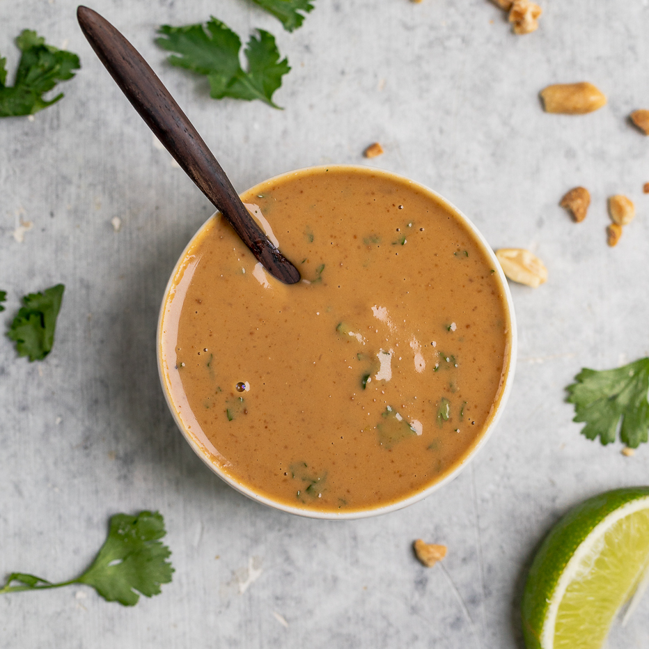 Learn how to make the perfect peanut sauce with just 8 simple ingredients and less than 10 minutes of your time! This is one of our go-to recipes in our house when we are in need of a good dip or dressing, and it hits the spot every time. #peanutsauce #sauce #dip #spread #vegan #sweetsimplevegan #8ingredient #10minute #kids #thai #glutenfree #salad #side