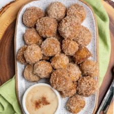Pumpkin Spice Pretzel Bites with Cream Cheese Dipping Sauce