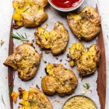 The Best Garlic Smashed Potatoes Recipe