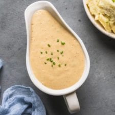 Quick & Easy Vegan Gravy (Gluten-free Option)