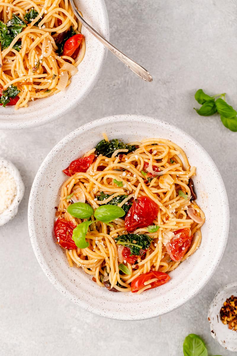 easy one pot vegan pasta in a white bowl