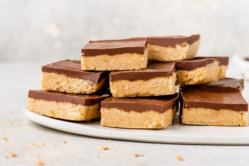 straight forward image of easy chocolate peanut butter squares horizontal