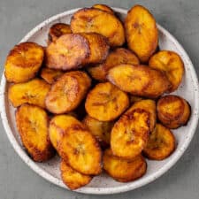 Plátanos Maduros Fritos (Fried Ripe Plantains)