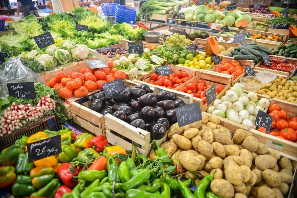 veggies in a farmers market