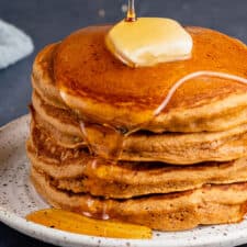 Vegan Gingerbread Pancakes