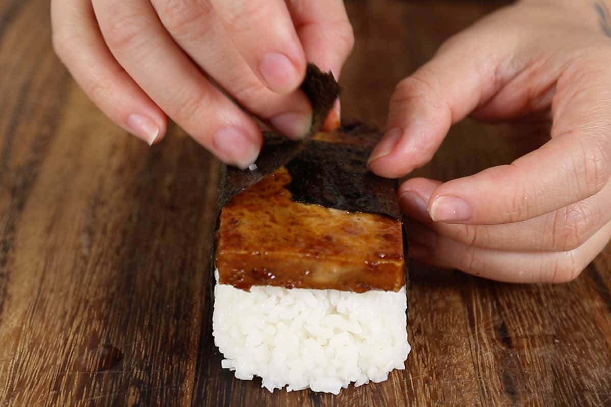 making tofu musubi