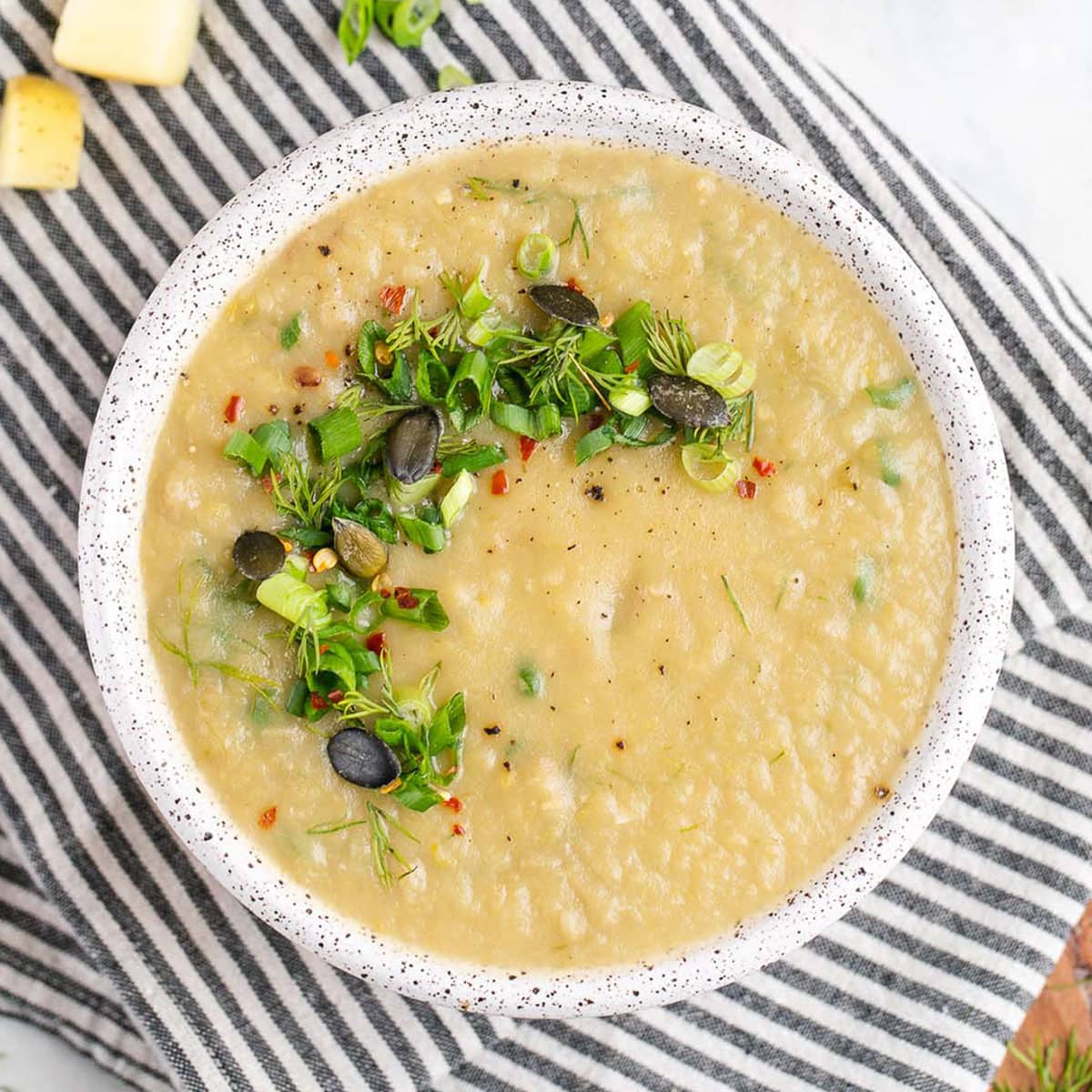 Easy Vegan Potato Leek Soup (GlutenFree!)