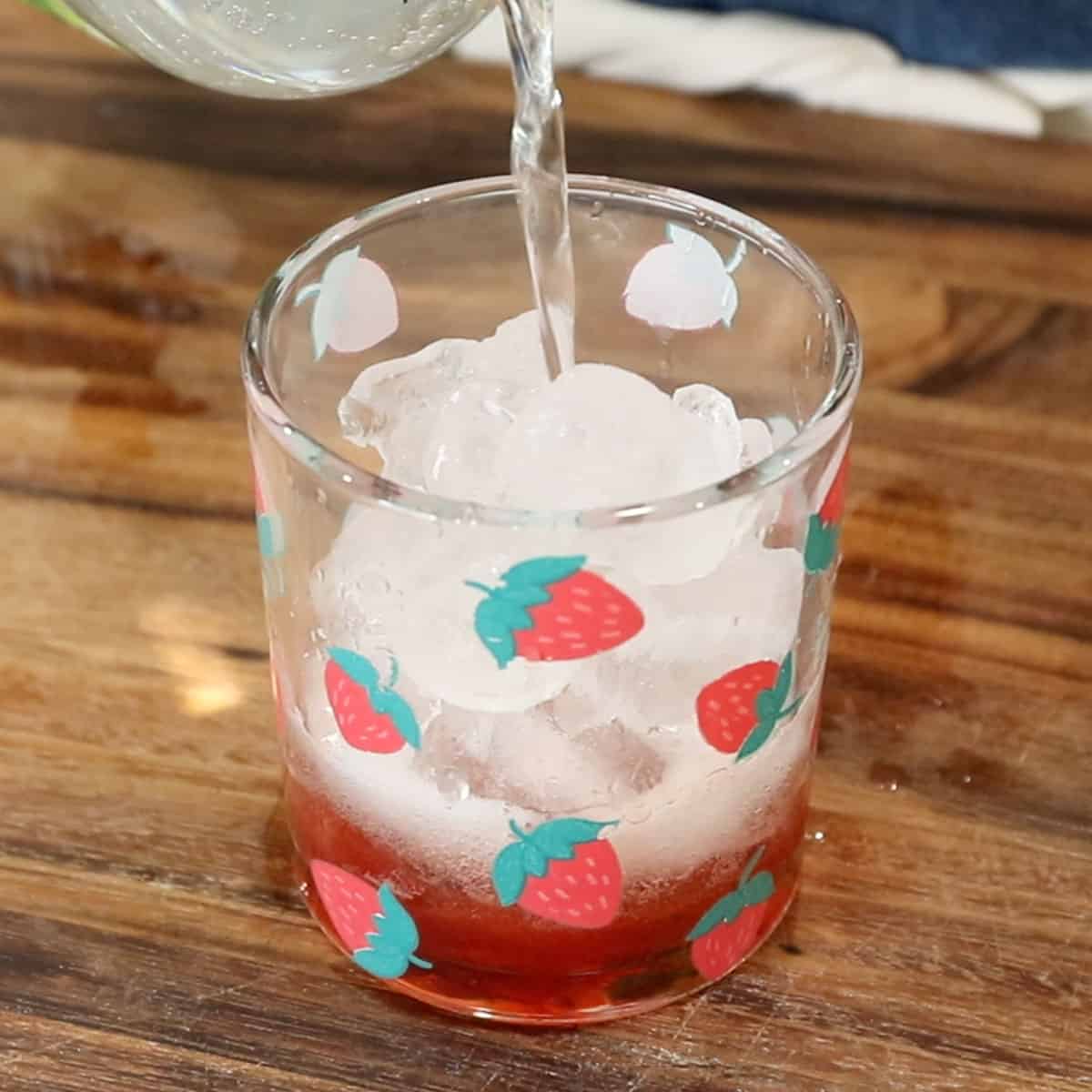mixing Strawberry Mojito Mocktail
