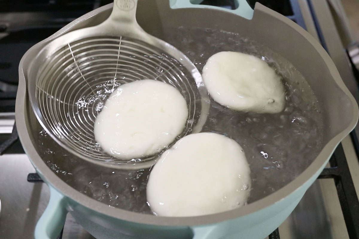 Easy Palitaw Recipe (Sweet Filipino Rice Cake) (4-Ingredients!) - Sweet