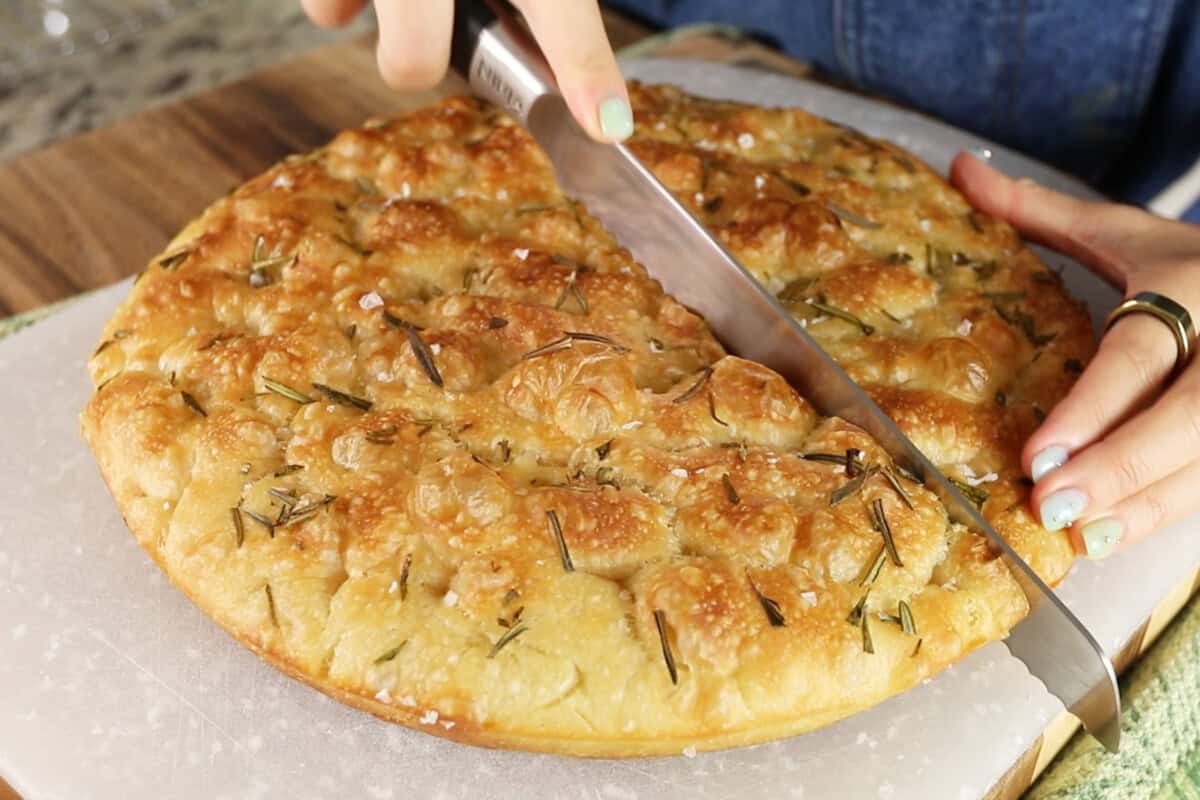 step by step - cutting the finished focaccia
