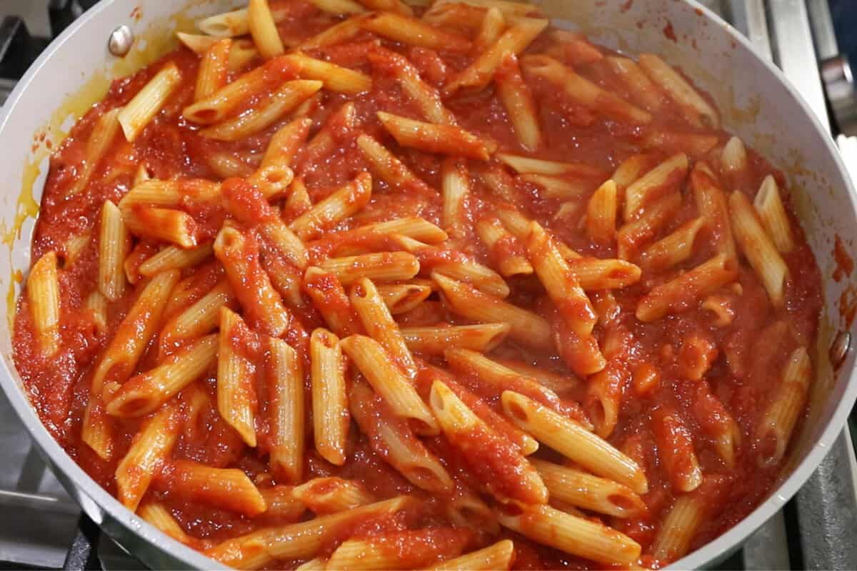 how to make Penne All'Arrabbiata (Spicy Tomato Pasta)