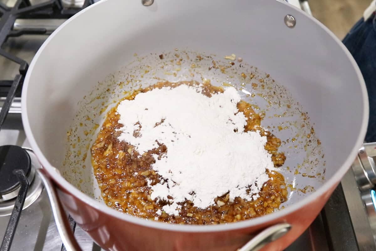 step by step: adding flour into the pot