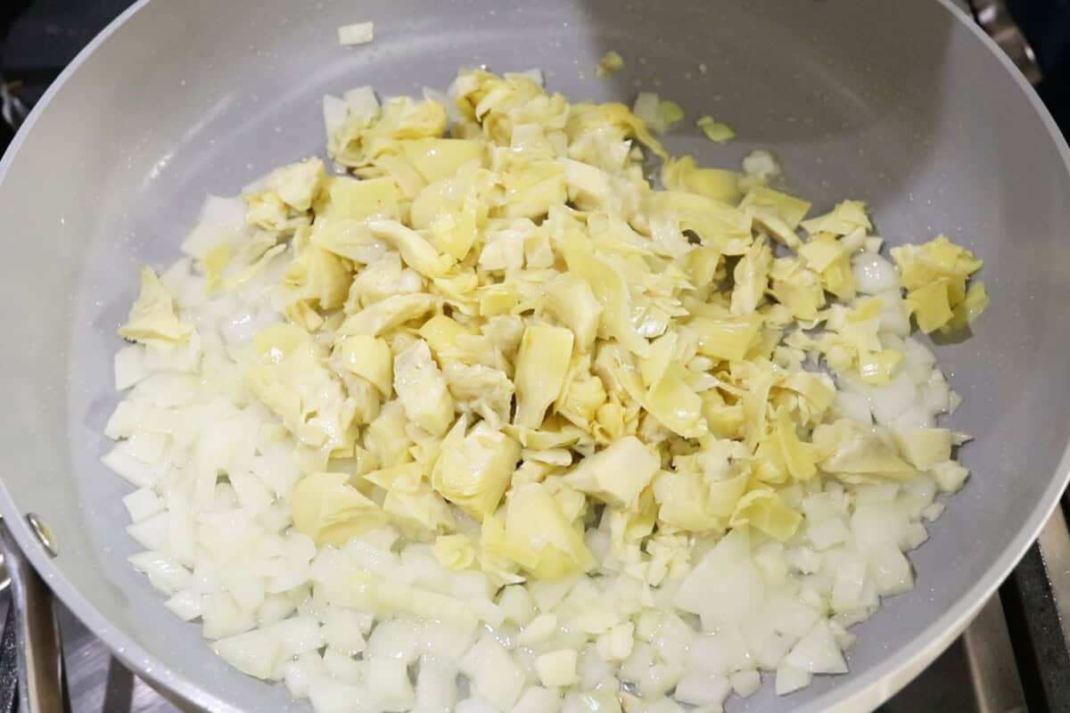 how to make creamy Vegan Spinach Artichoke Pasta