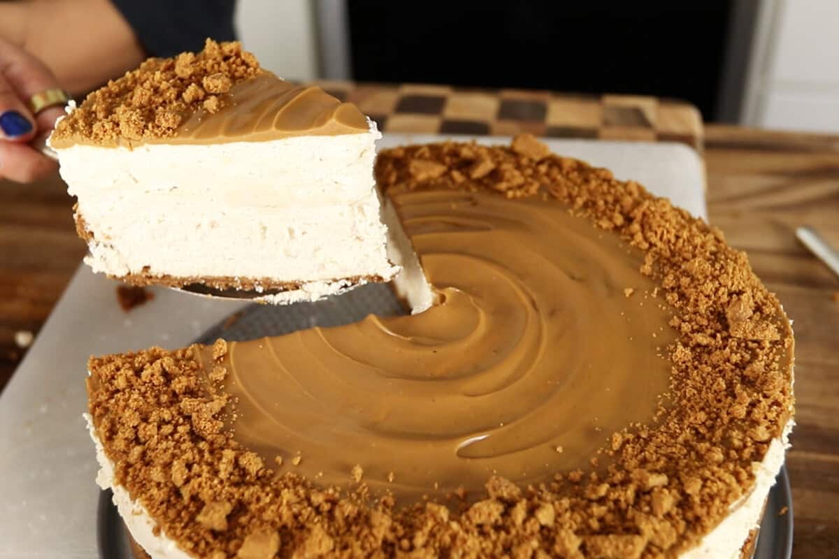 final step by step: living slice out of cheesecake