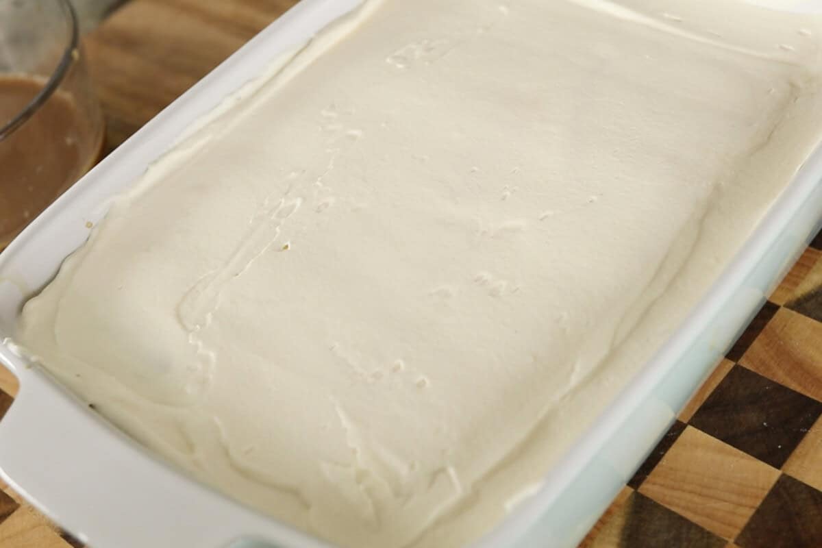 step by step: cream fully spread out in even layer