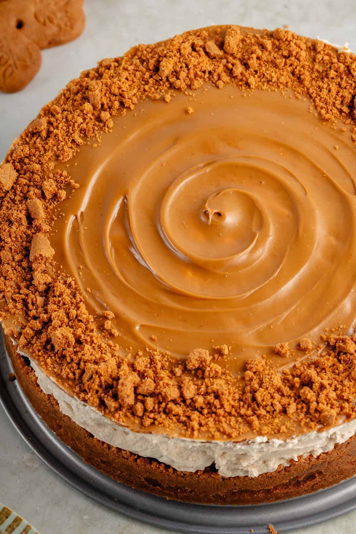 closer image of vegan biscoff cheesecake