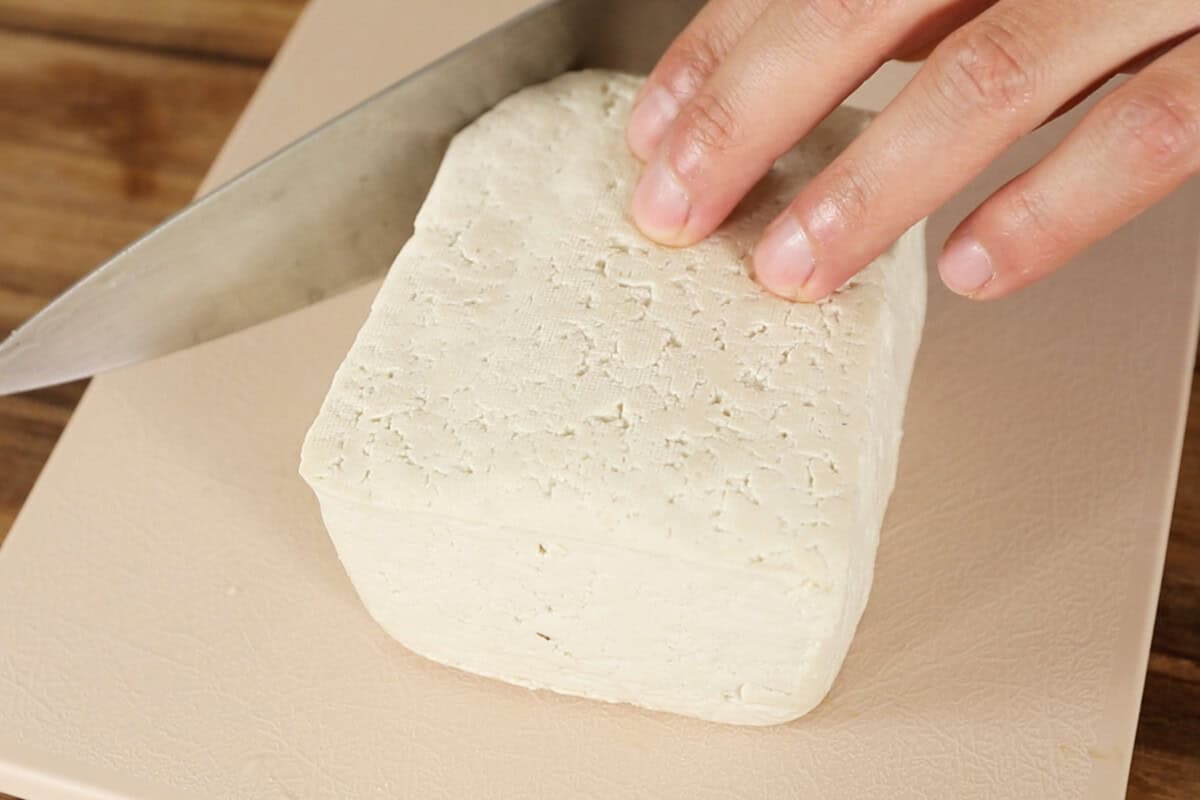 slicing super firm tofu