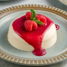 Vegan Vanilla Panna Cotta Recipe