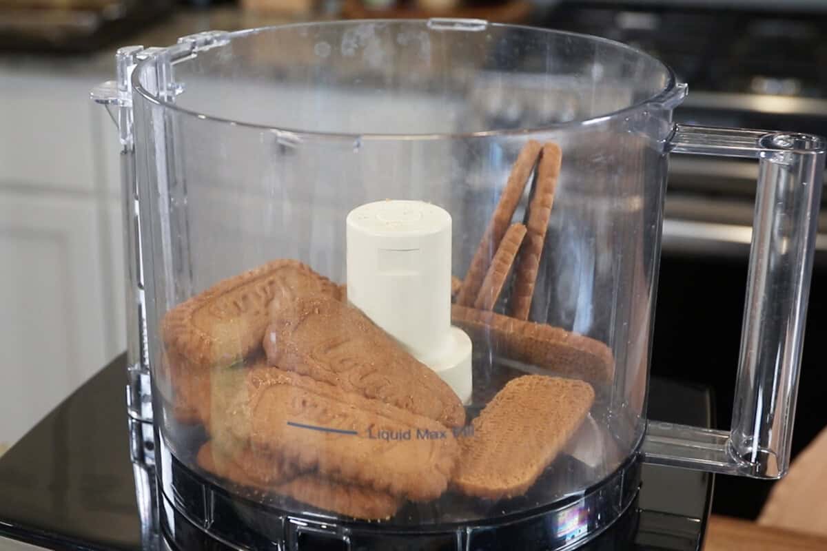 biscoff cookies in food processor