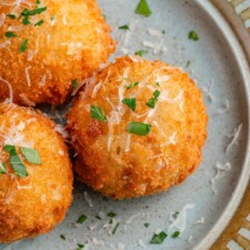 Vegan Arancini Recipe (Stuffed Italian Rice Balls)