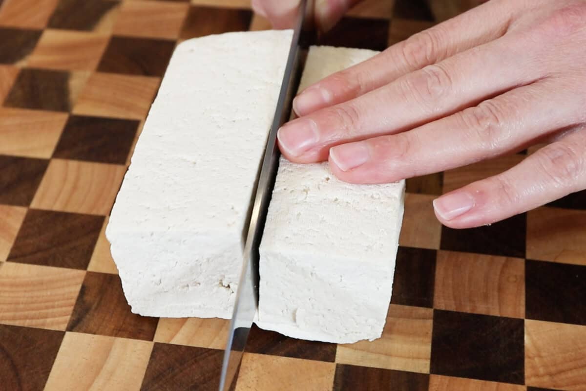 cutting bock of tofu