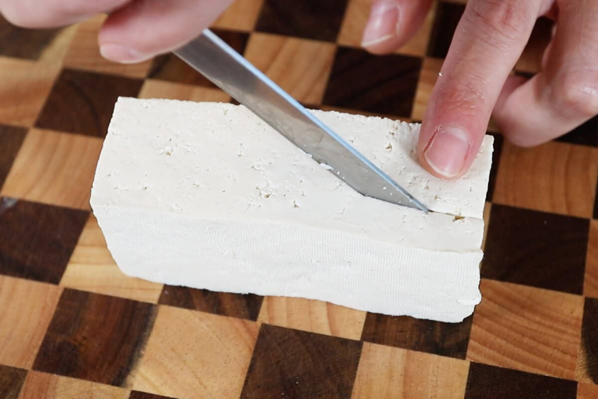 cutting block of tofu into filet shape