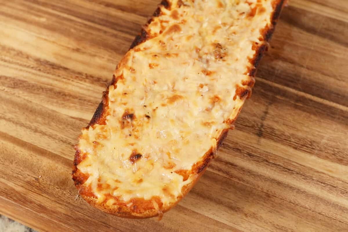 finished garlic bread