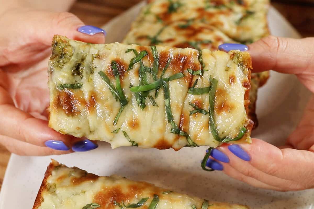 finished cheesy pesto garlic bread