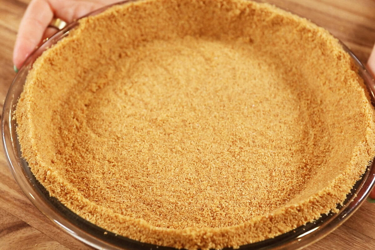 empty baked graham cracker crust for S'mores Pie