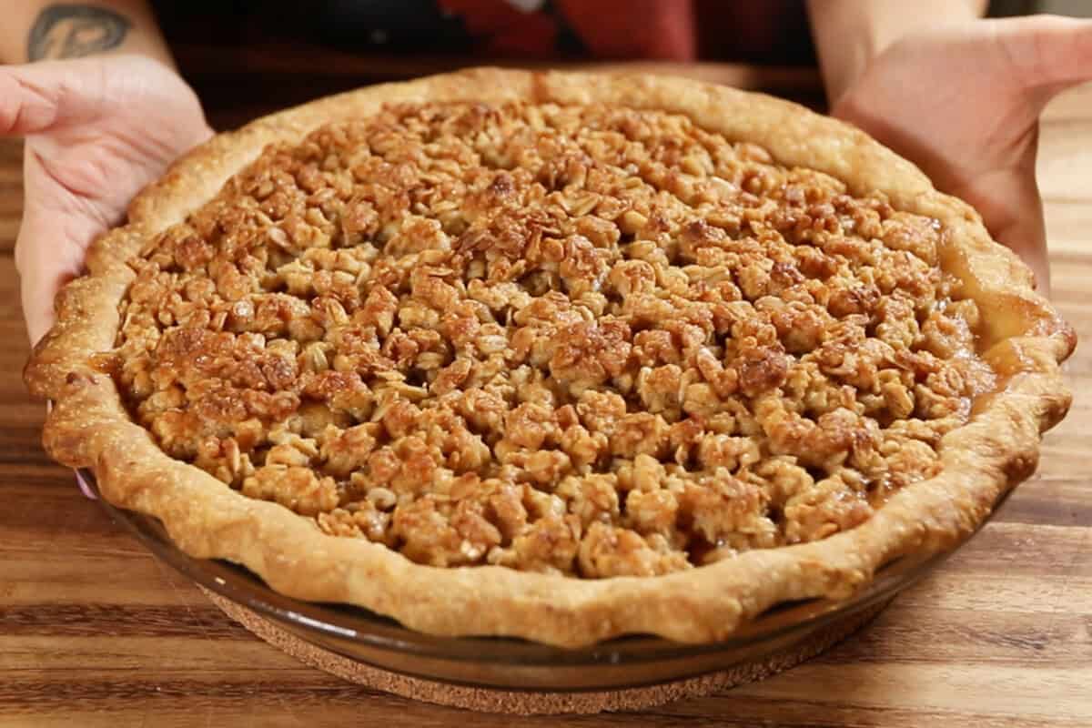 baked apple crumble pie