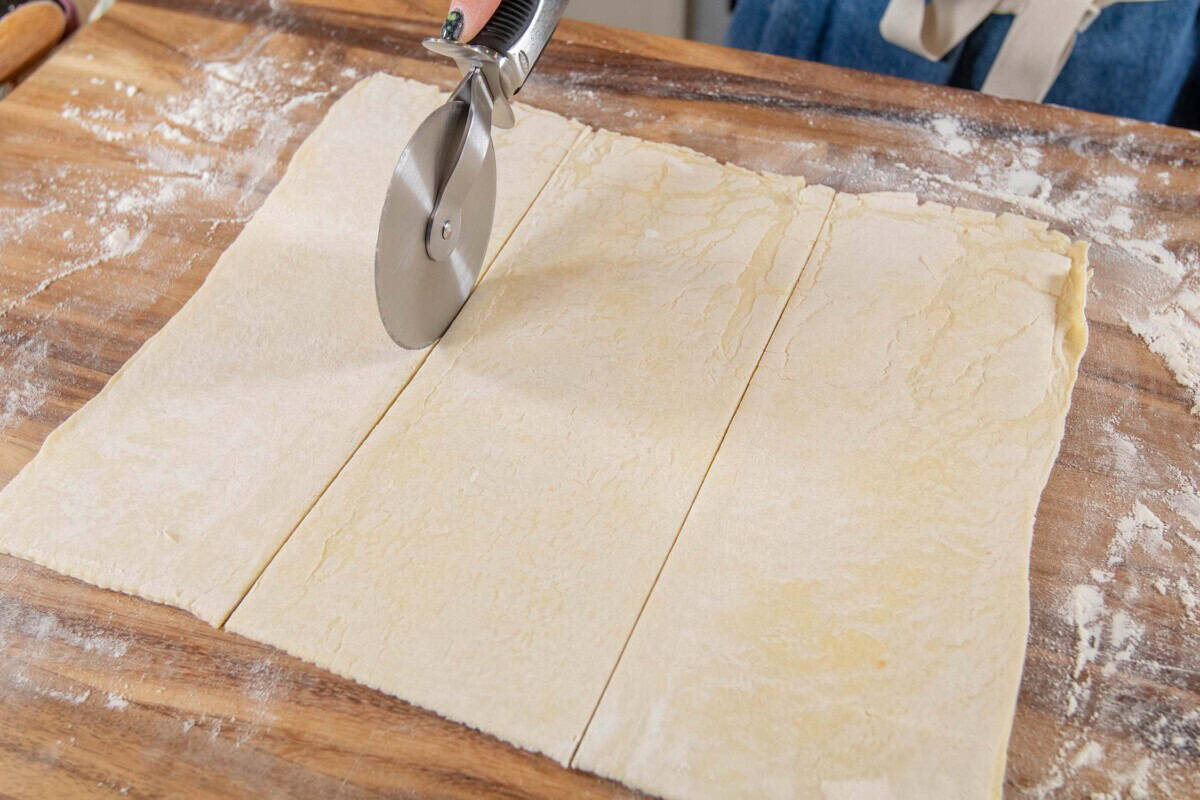 cutting puff pastry dough