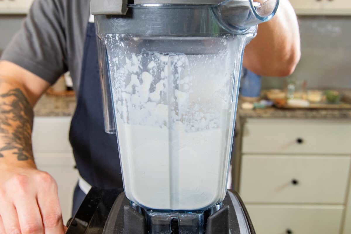 blending cream in blender