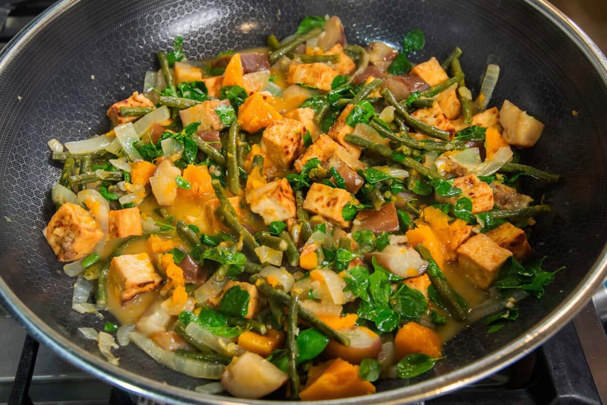 finished ginataang gulay in a pot